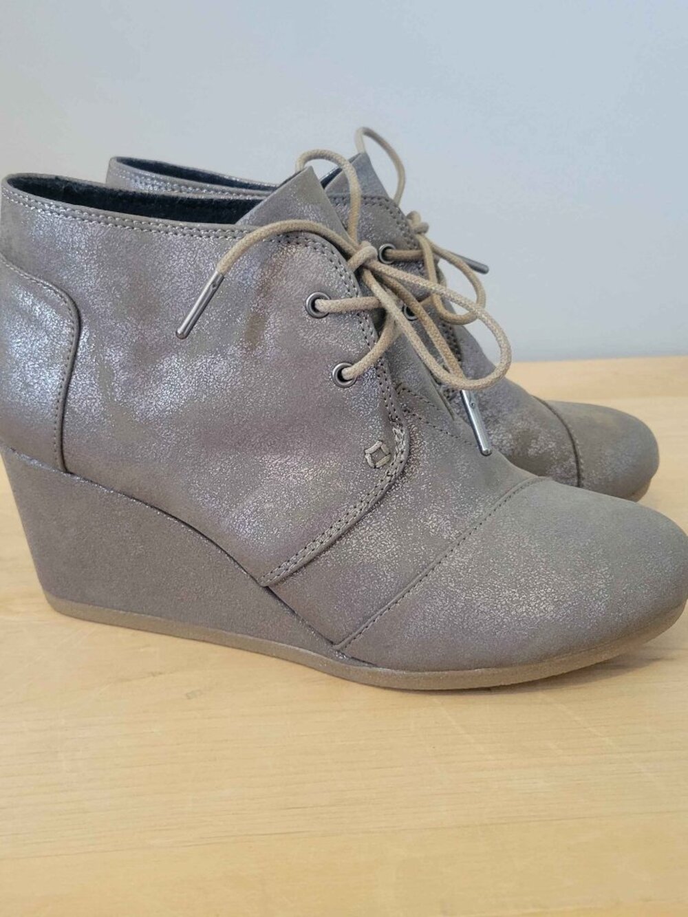 TOMS wedge heels lace up boots size 8